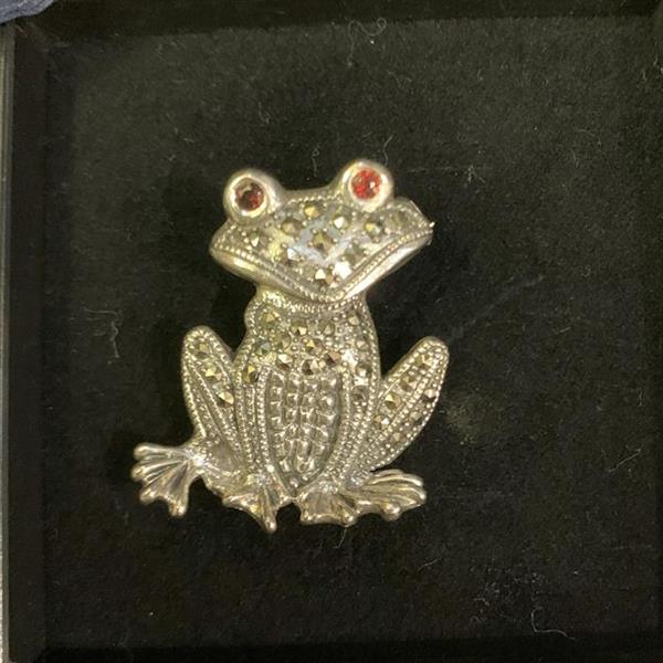 Silver Frog Pendant/Brooch