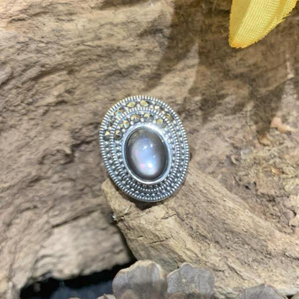 Silver, mother of pearl marcasite ring